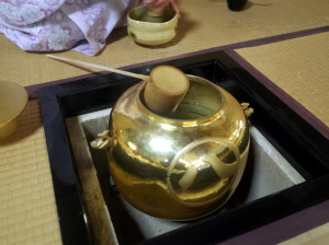 名古屋城金の茶釜